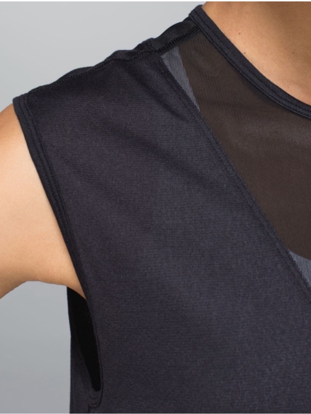 Lululemon Lab Edge Tee - Picture 4 of 9